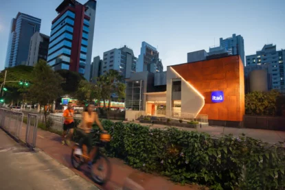 Itaú ITUB4 ações