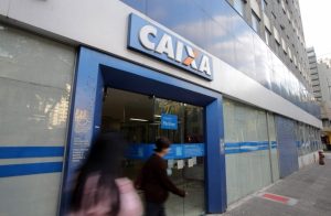 Fachada de agência da Caixa