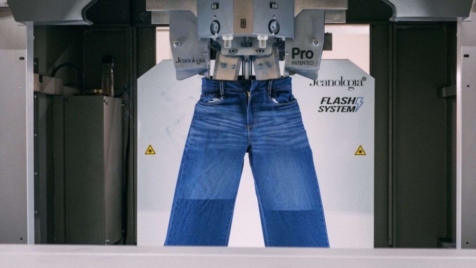 jeans na fábrica da Riachuelo (Divulgação)