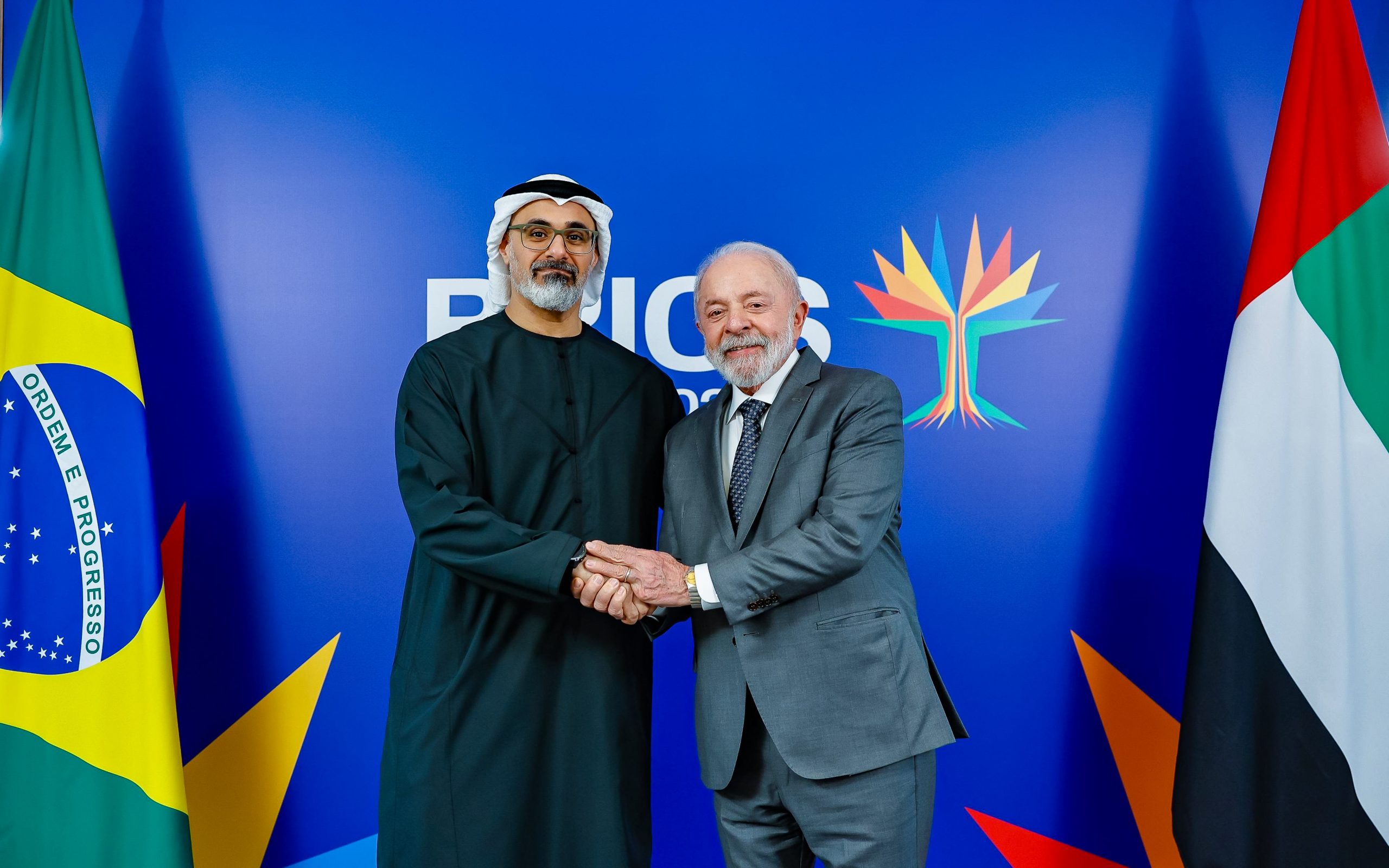 Khaled bin Mohamed bin Zayed Al Nahyan e Lula, durante encontro dos BRICS, no Rio (Ricardo Stuckert/PR)